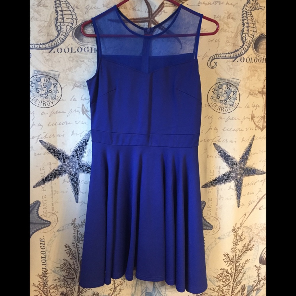 Dress - Picture 3 of 5